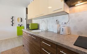 Apartments & Rooms Laganini